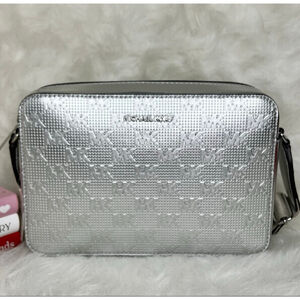 Michael Kors Large Jet Set Logo Crossbody In Silver